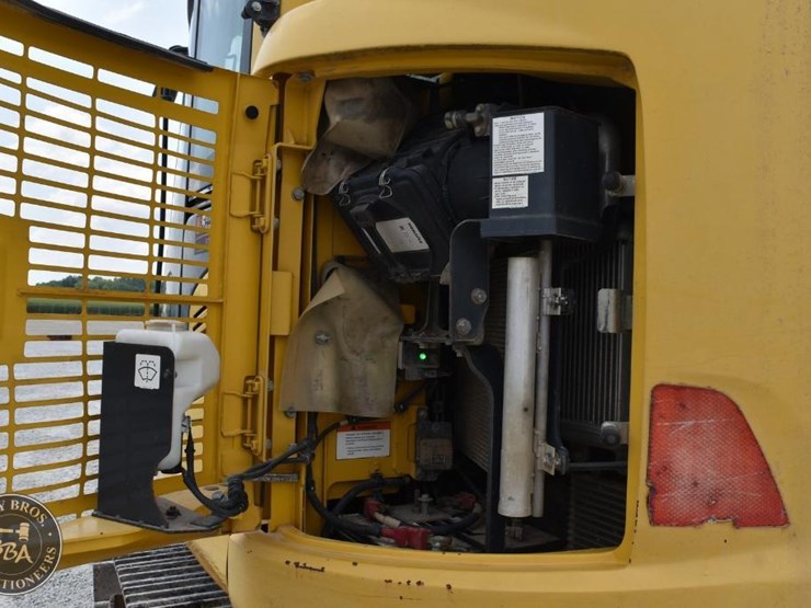 2014-komatsu-pc138us-lc-10-image-37