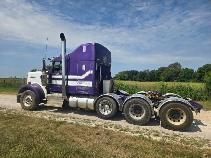 2006-kenworth-w900-image-9