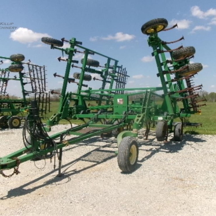 2003 JOHN DEERE 2210