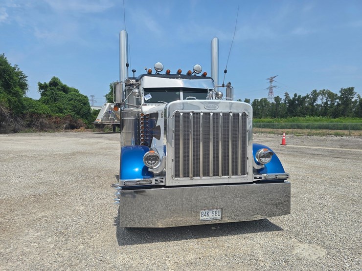 2000-peterbilt-379-image-45