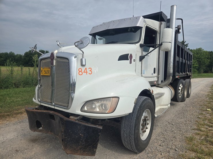 2011-kenworth-t660-image-1