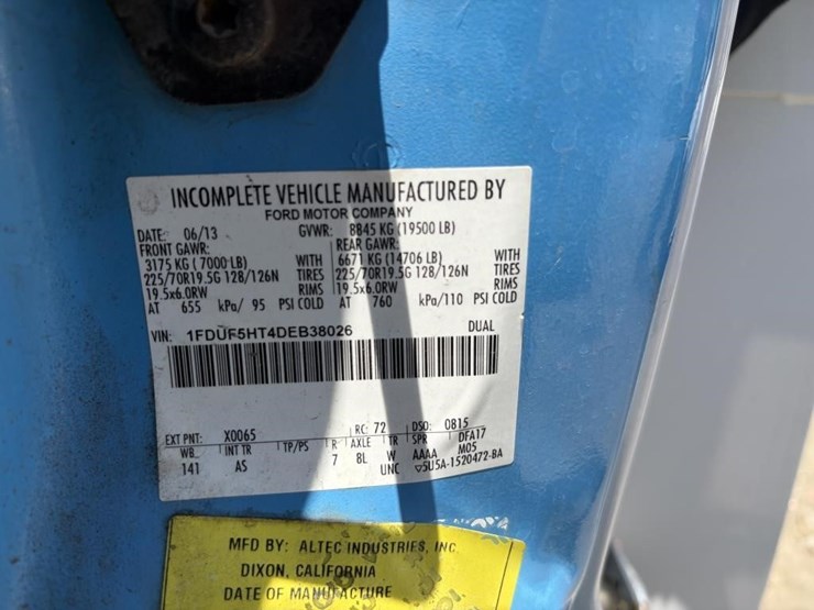 2013-ford-f550-image-33