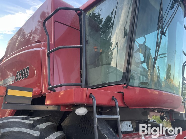 2011-case-ih-5088-image-11