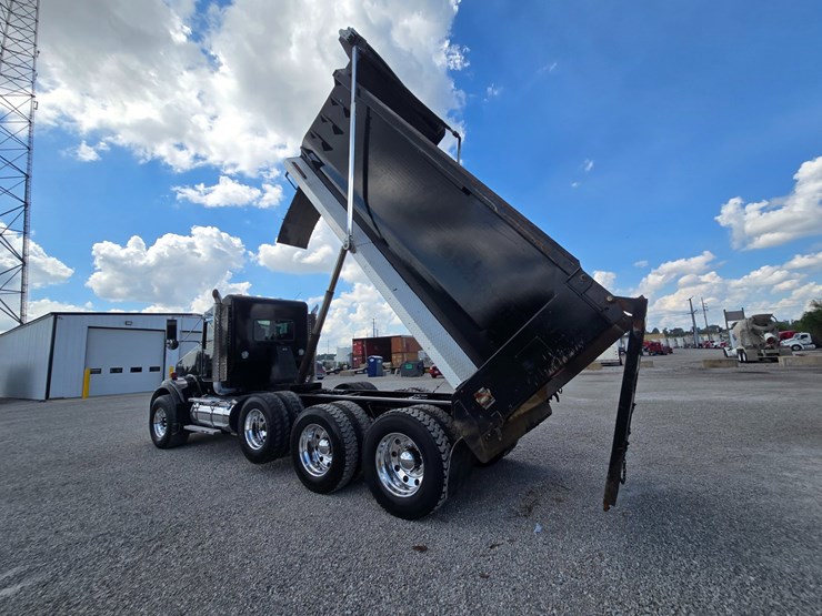2015-kenworth-t800-image-89
