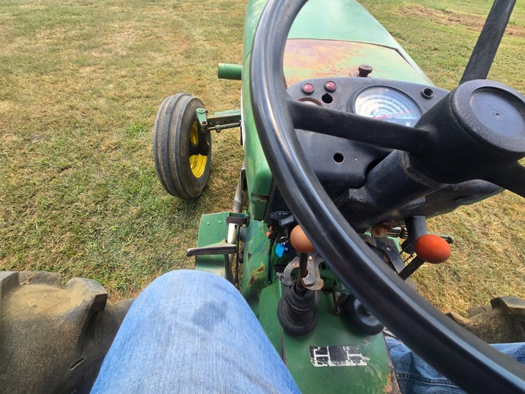 john-deere-2240-image-31