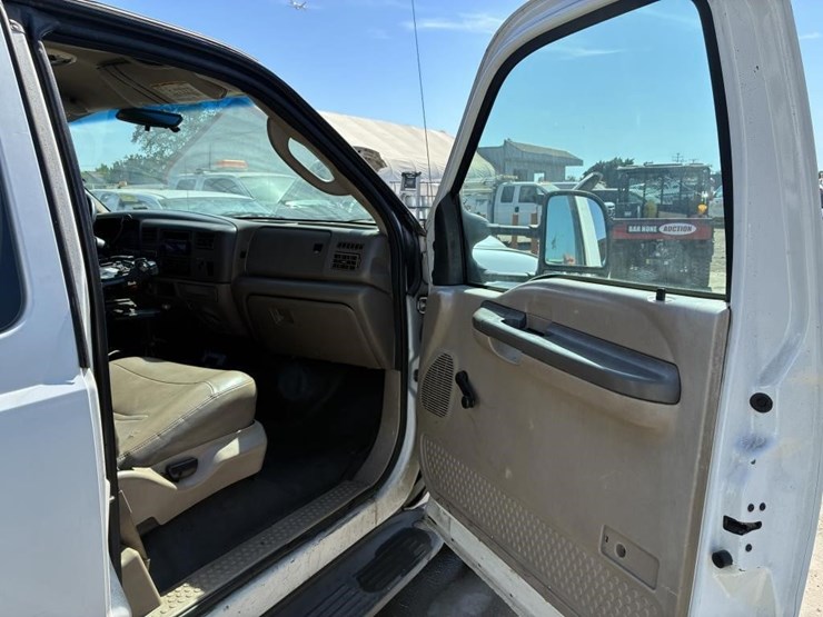 2004-ford-f450-image-23