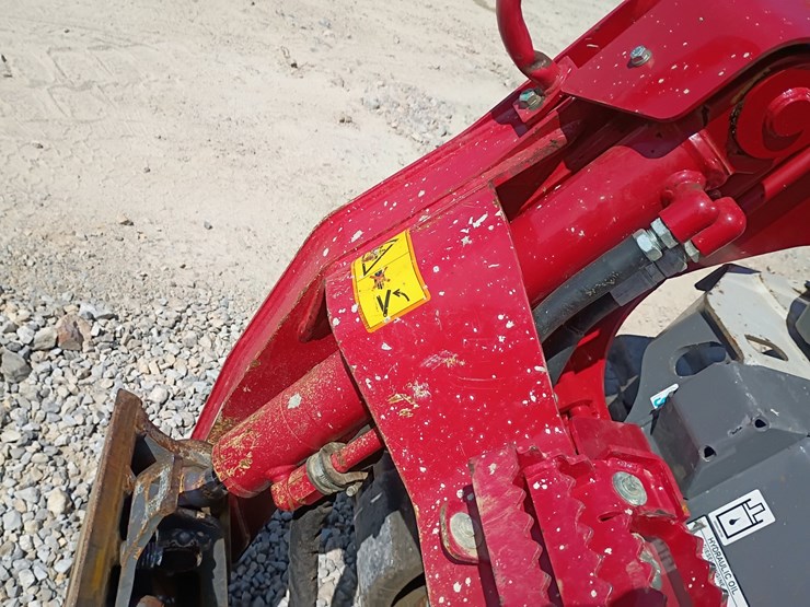 2023-takeuchi-tl10v2-image-53