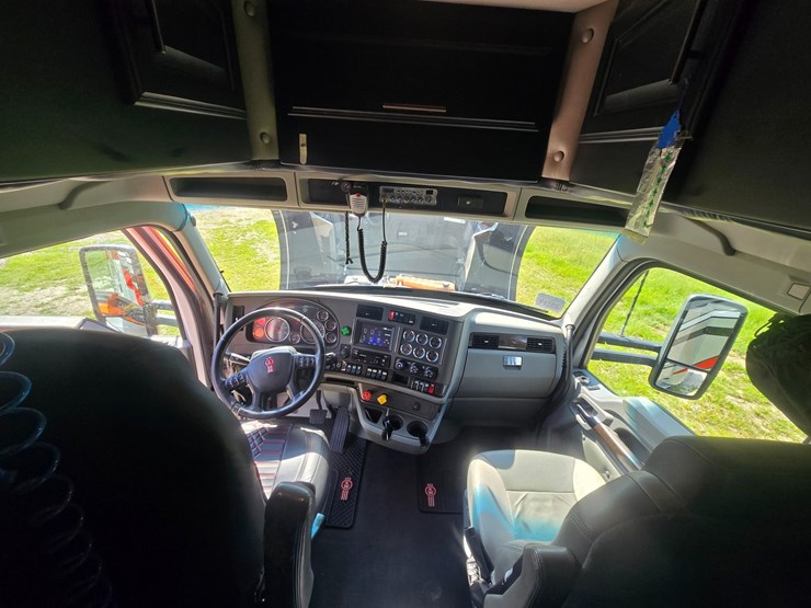 2019-kenworth-t880-image-63