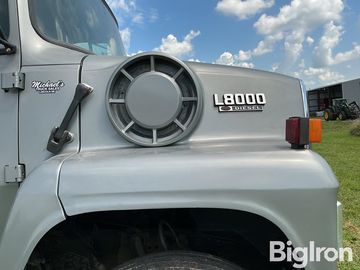 1989-ford-l800-image-17