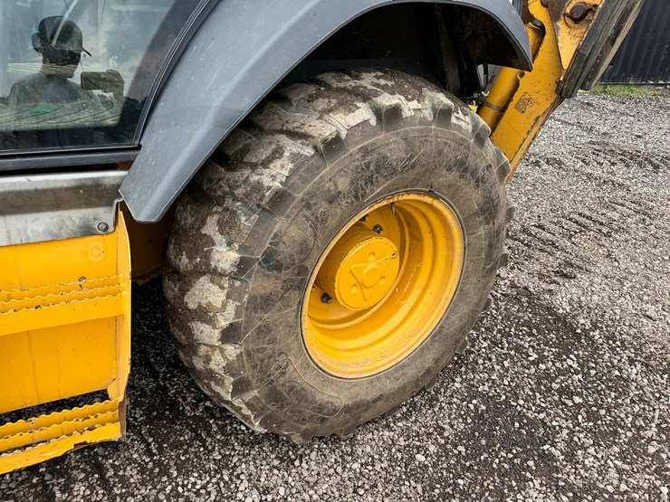 2018-deere-310l-image-13