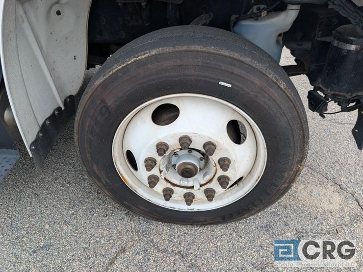 2012-freightliner-m2-stakebed-truck-image-9