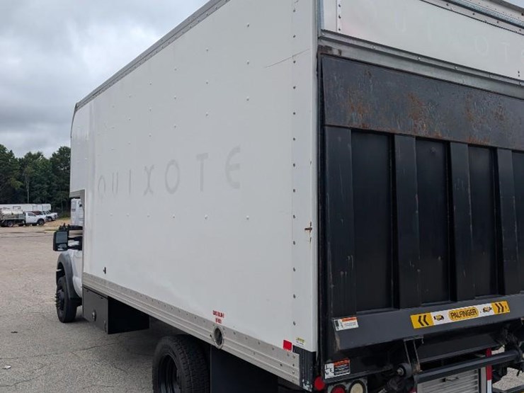 2016-ford-f550-image-25