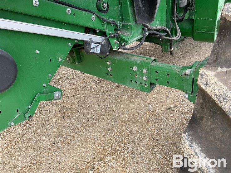 2017-john-deere-s690-image-11