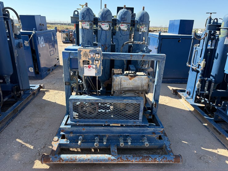 caterpillar-550-image-1