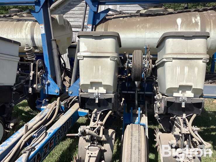 kinze-3200-image-20