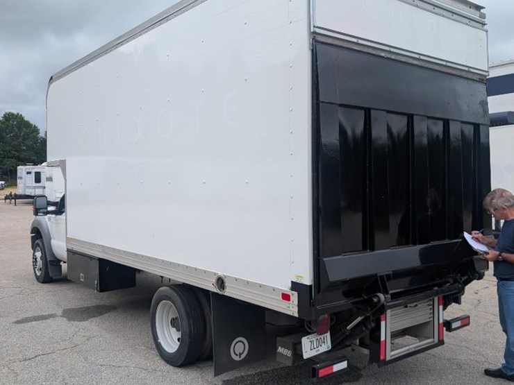 2013-ford-f550-image-13
