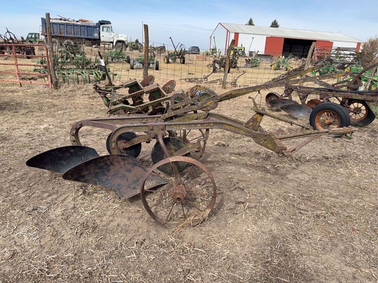john-deere-two-bottom-plow-image-6