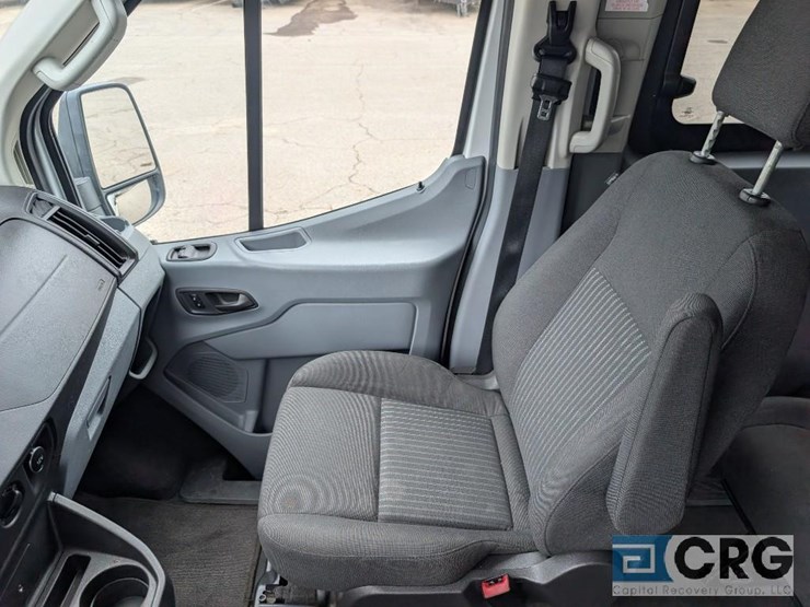 2016-ford-transit-image-16