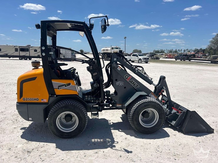 2023-giant-g2500-hd-image-19