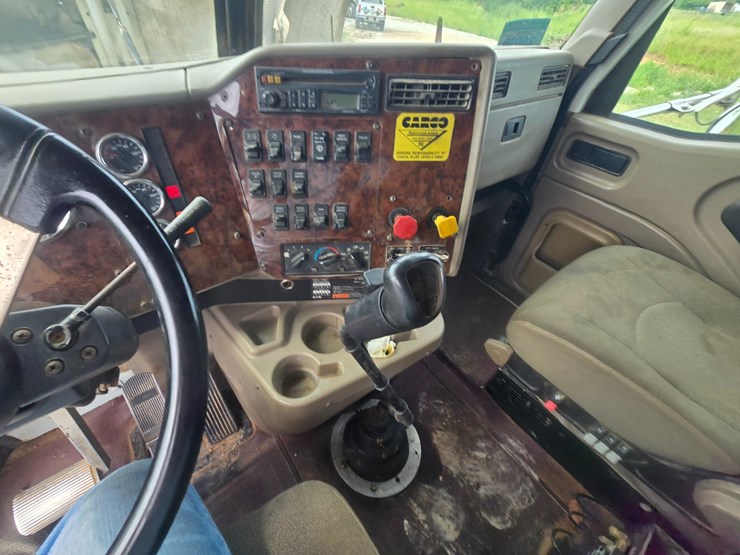 2005-international-9400i-image-47