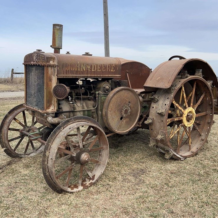 JOHN DEERE D