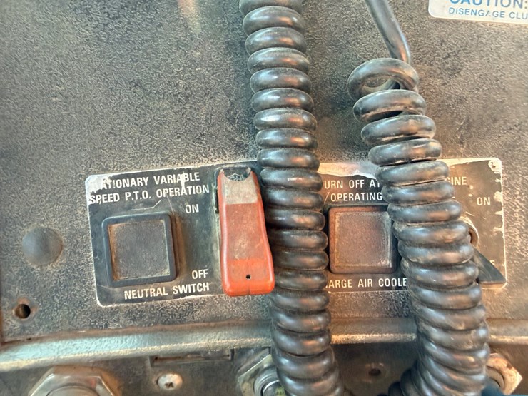 1993-mack-dm690s-image-113