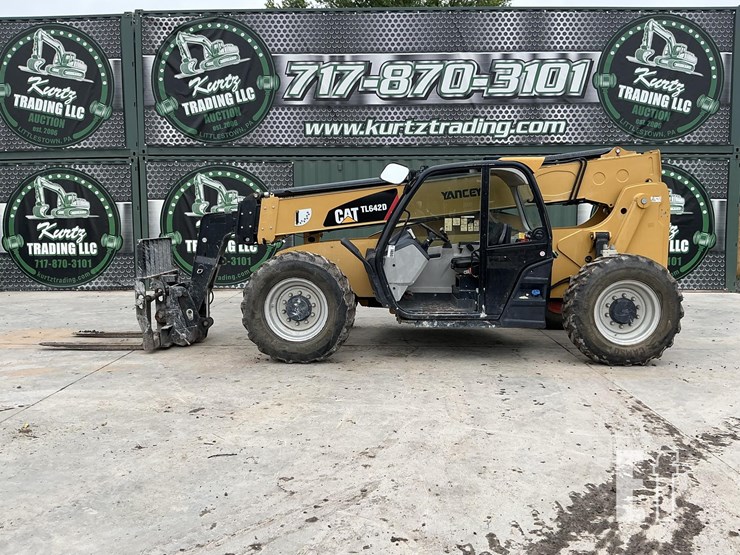2017-caterpillar-tl642d-image-1