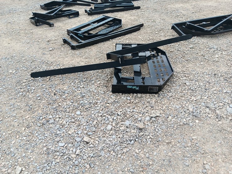 #l75-041-•-future-pallet-fork-skid-steer-attachment-image-2