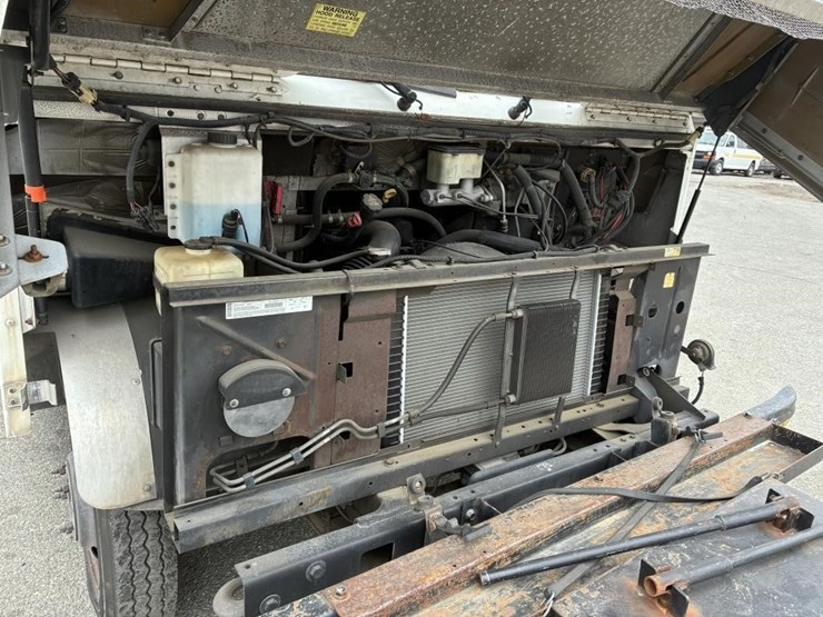 2002-workhorse-p42-image-8