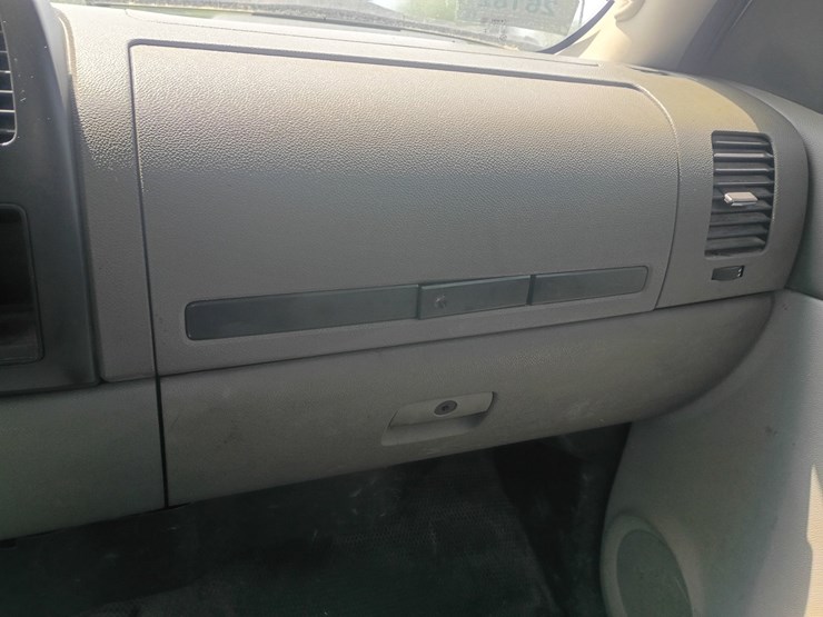 2008-chevrolet-silverado-3500-image-40
