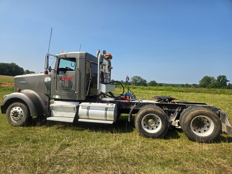 2002-kenworth-w900-image-6