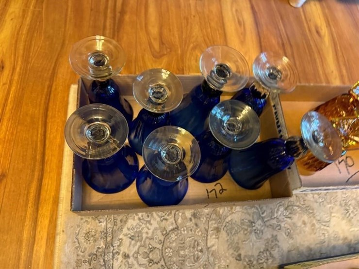 (8)-blue-stemware-glasses-image-4