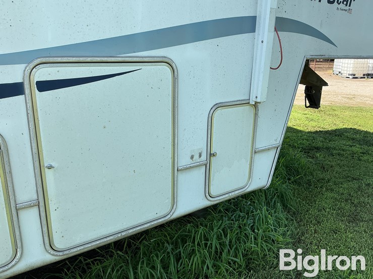 2002-american-star-asfw32rlsb-5th-wheel-camper-image-15