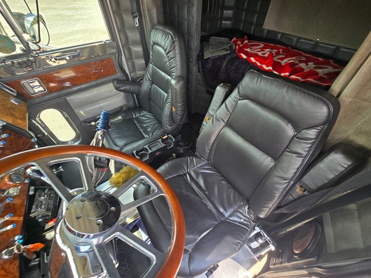 2000-peterbilt-379-image-80
