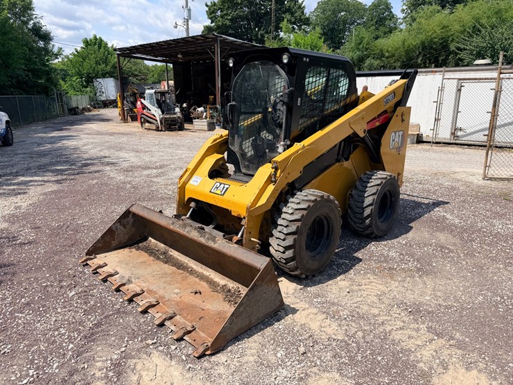 2014-caterpillar-272d-image-1