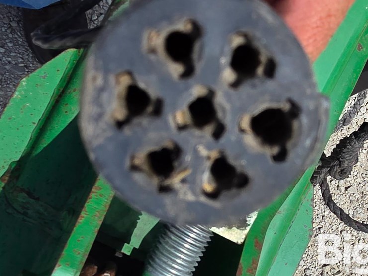 2010-john-deere-2700-image-12