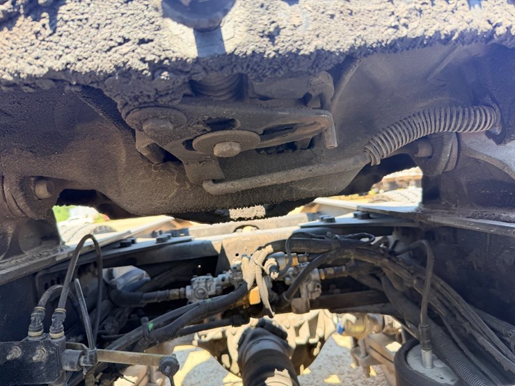 2016-freightliner-122sd-image-59