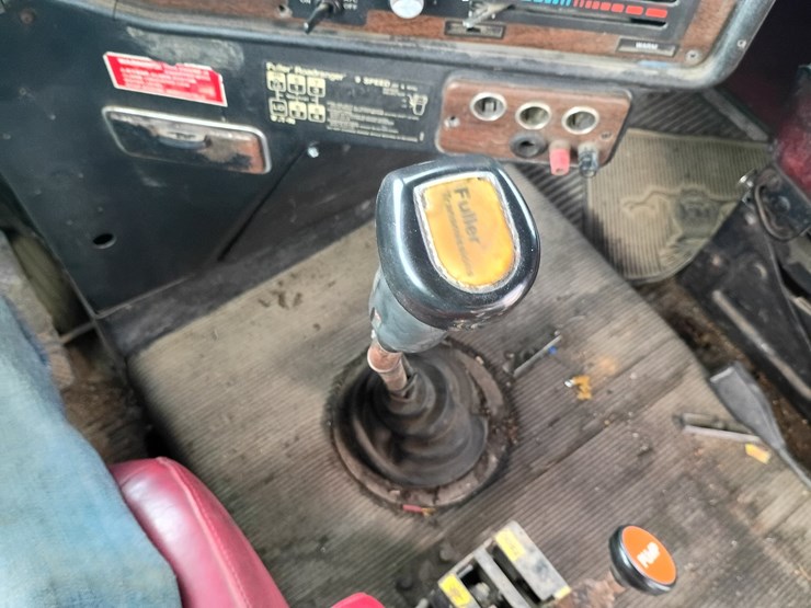 #24861-•-1988-freightliner-flc-dump-truck-image-77