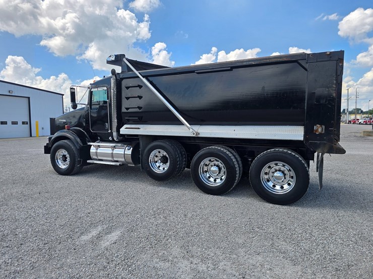2015-kenworth-t800-image-9