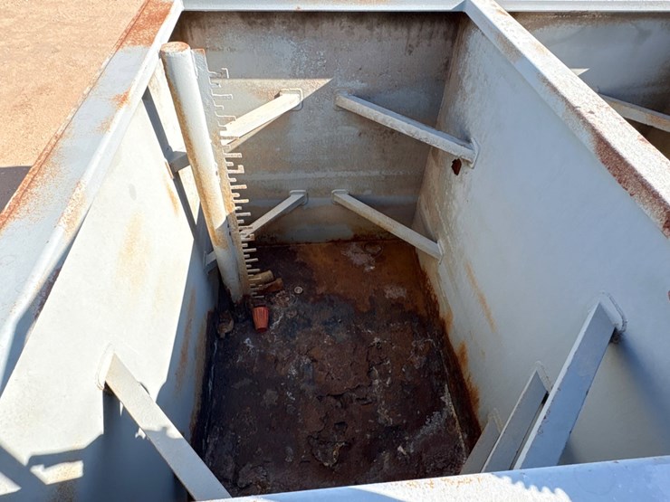 national-oilwell-p17-t/a-cement-pump-trailer-image-11