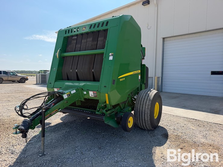 2021-john-deere-560r-image-1