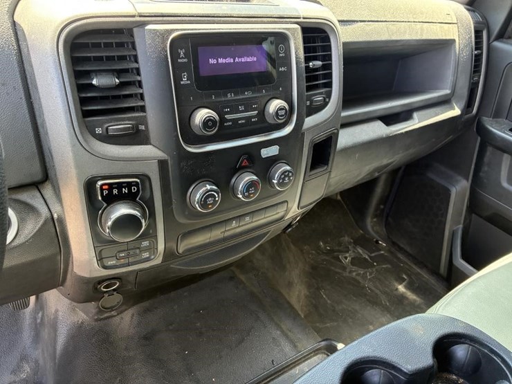 2017-dodge-1500-image-18