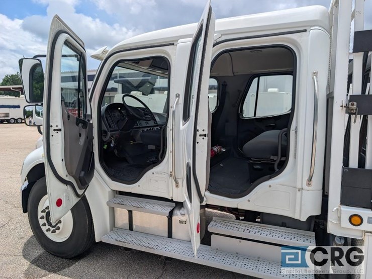 2011-freightliner-m2-stakebed-truck-image-13