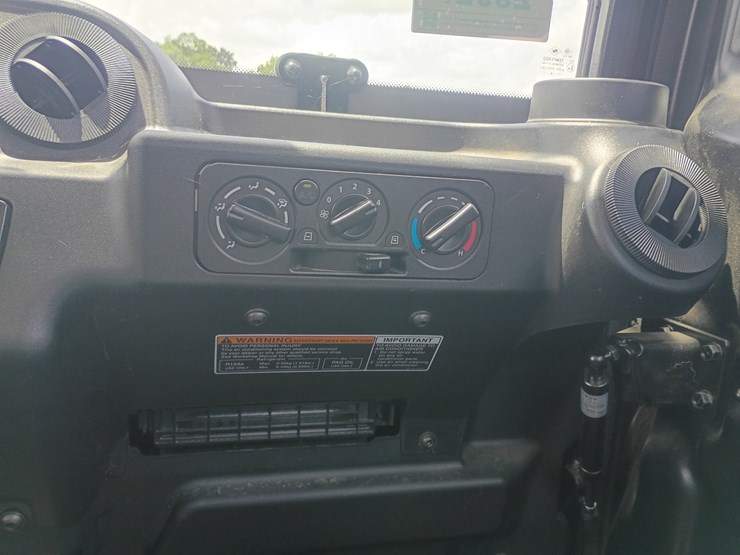 2025-kubota-rtv1100-image-21