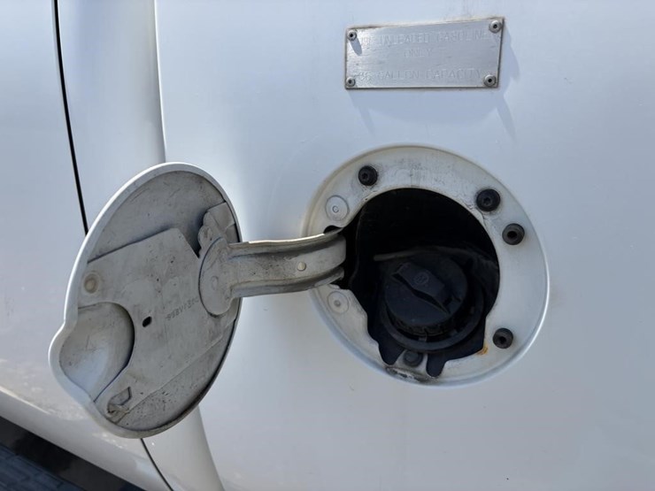 2012-gmc-sierra-2500-image-6