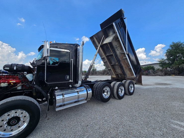 2015-kenworth-t800-image-71