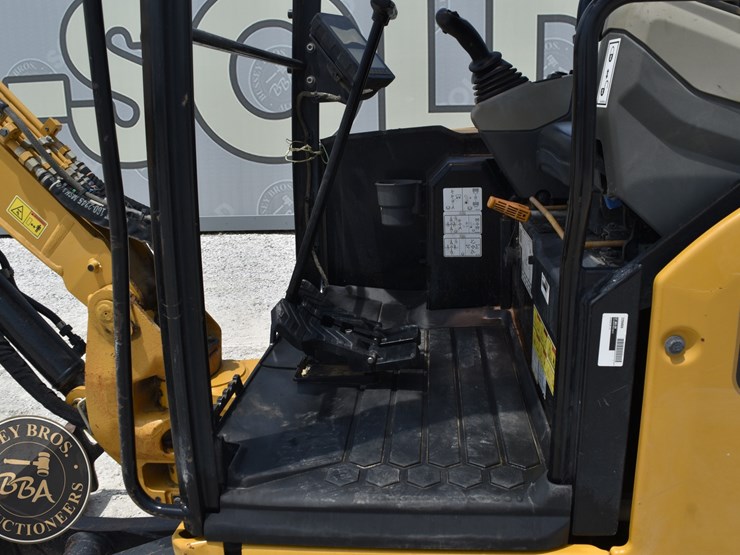 2023-caterpillar-303cr-image-43