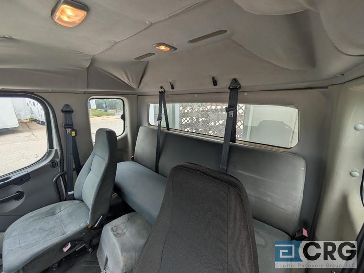 2012-freightliner-m2-stakebed-truck-image-17