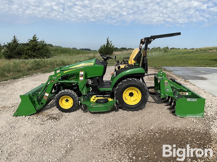 2023-john-deere-2025r-image-8