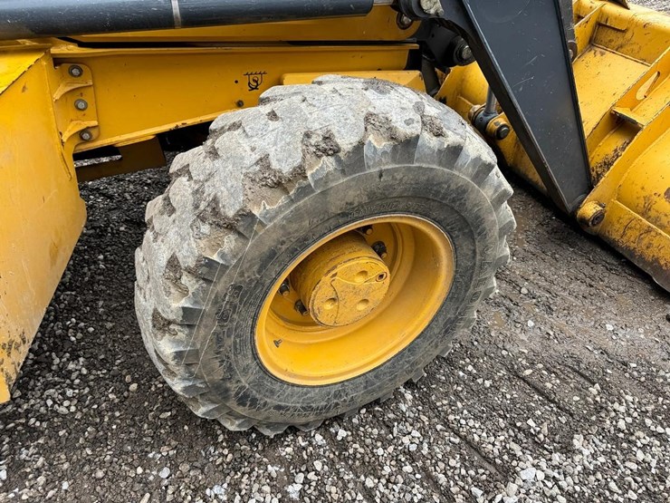 2018-deere-310l-image-20
